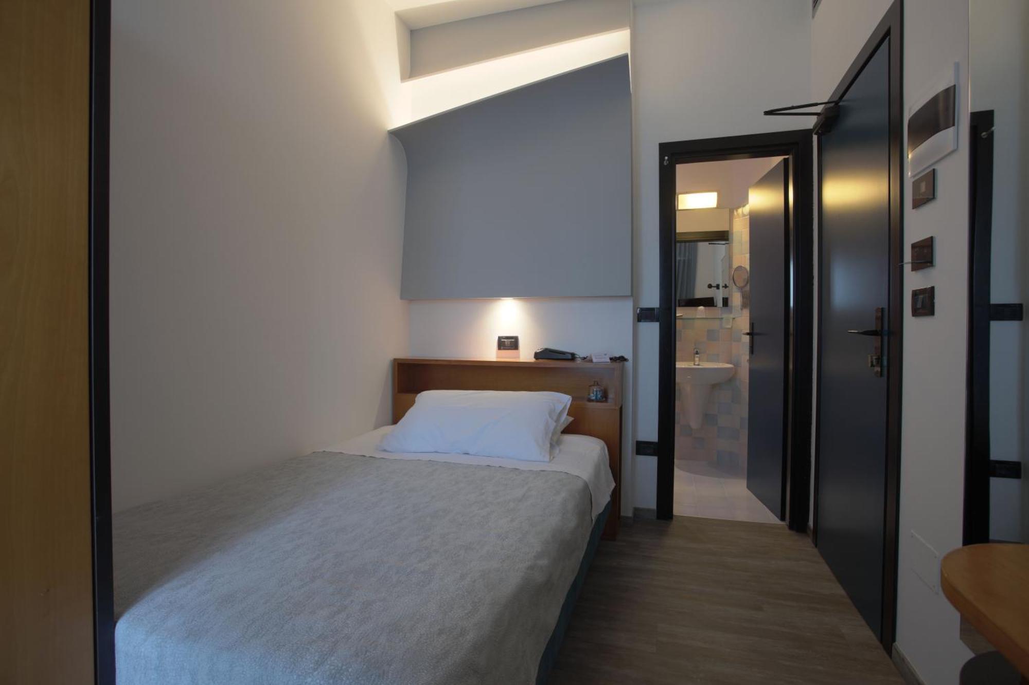 Hotel Ali D'Oro Rimini Oda fotoğraf